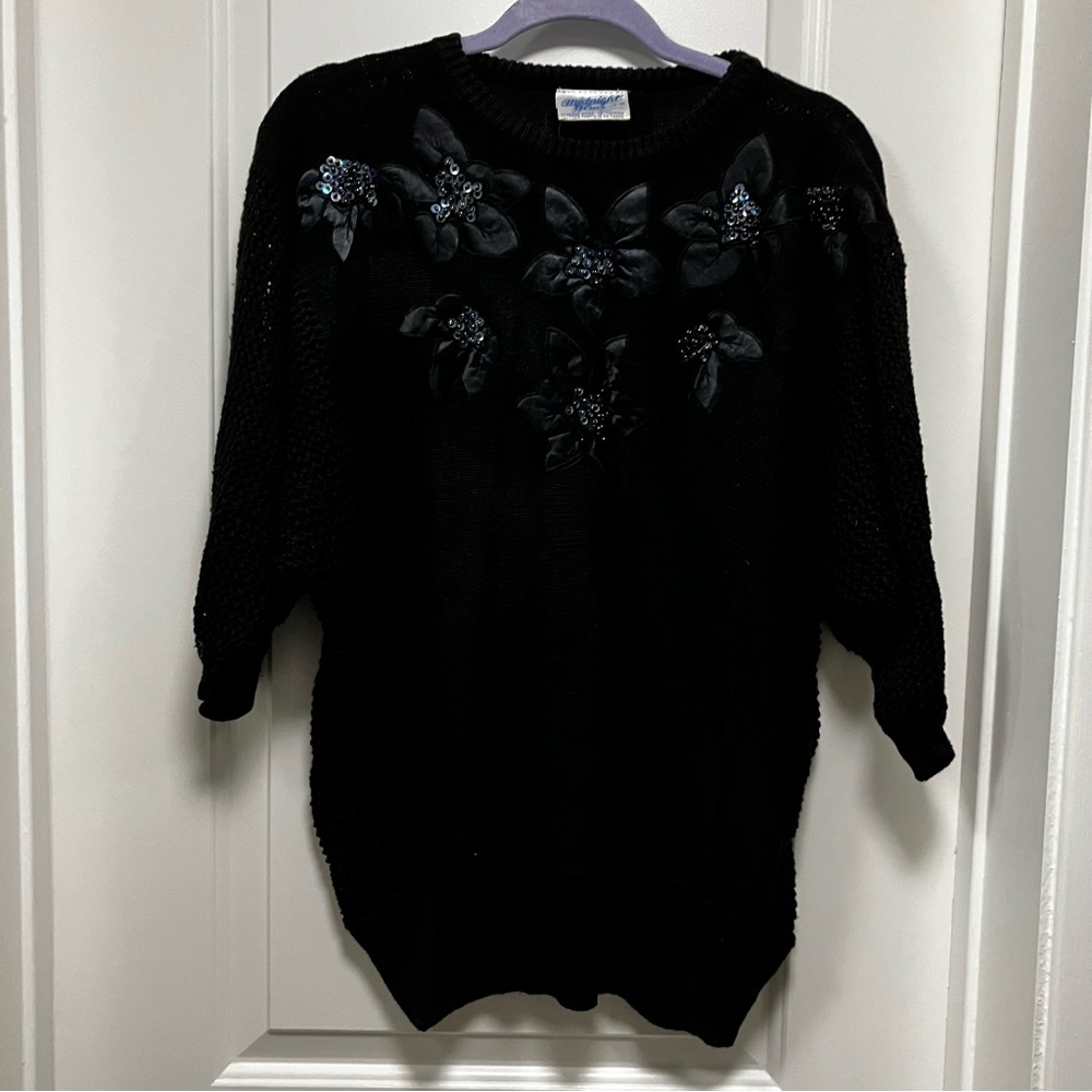 Midnight blues women’s size L vintage short sleeve sweater black floral sequins